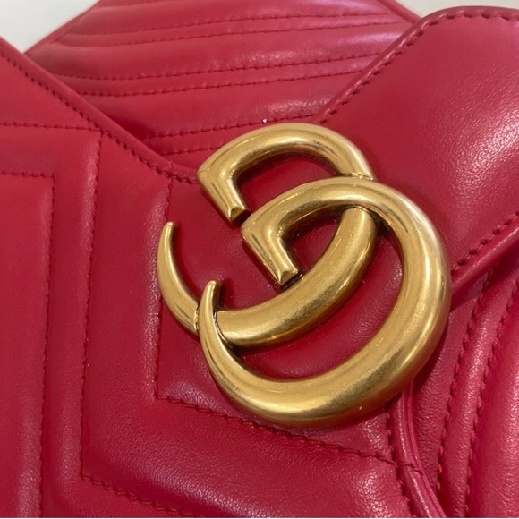 KEEPING- Gucci Red Chevron Quilted Shoulder Bag - Picture 3 of 10